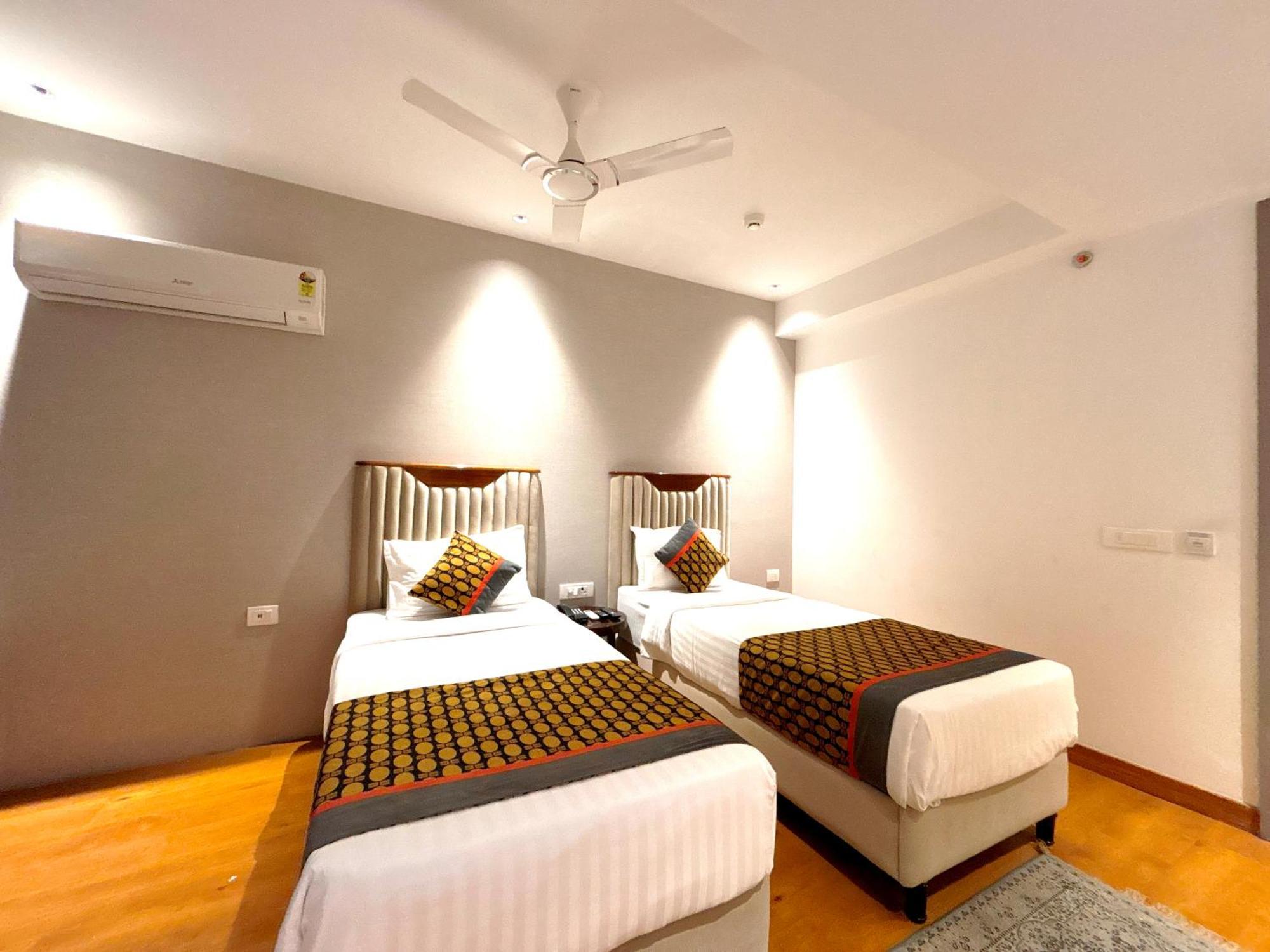 Hotel Arch The Lohias New Delhi Exterior photo