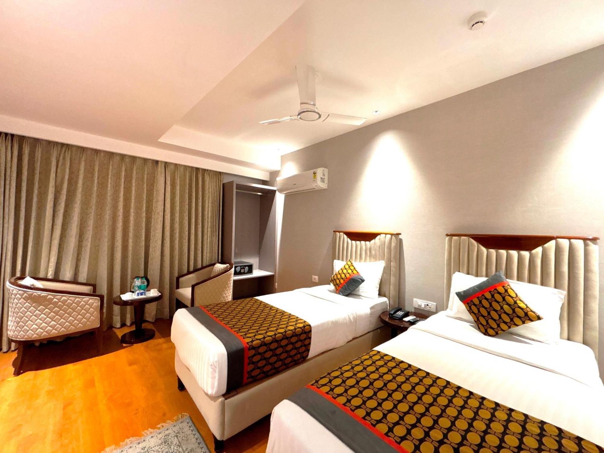 Hotel Arch The Lohias New Delhi Exterior photo