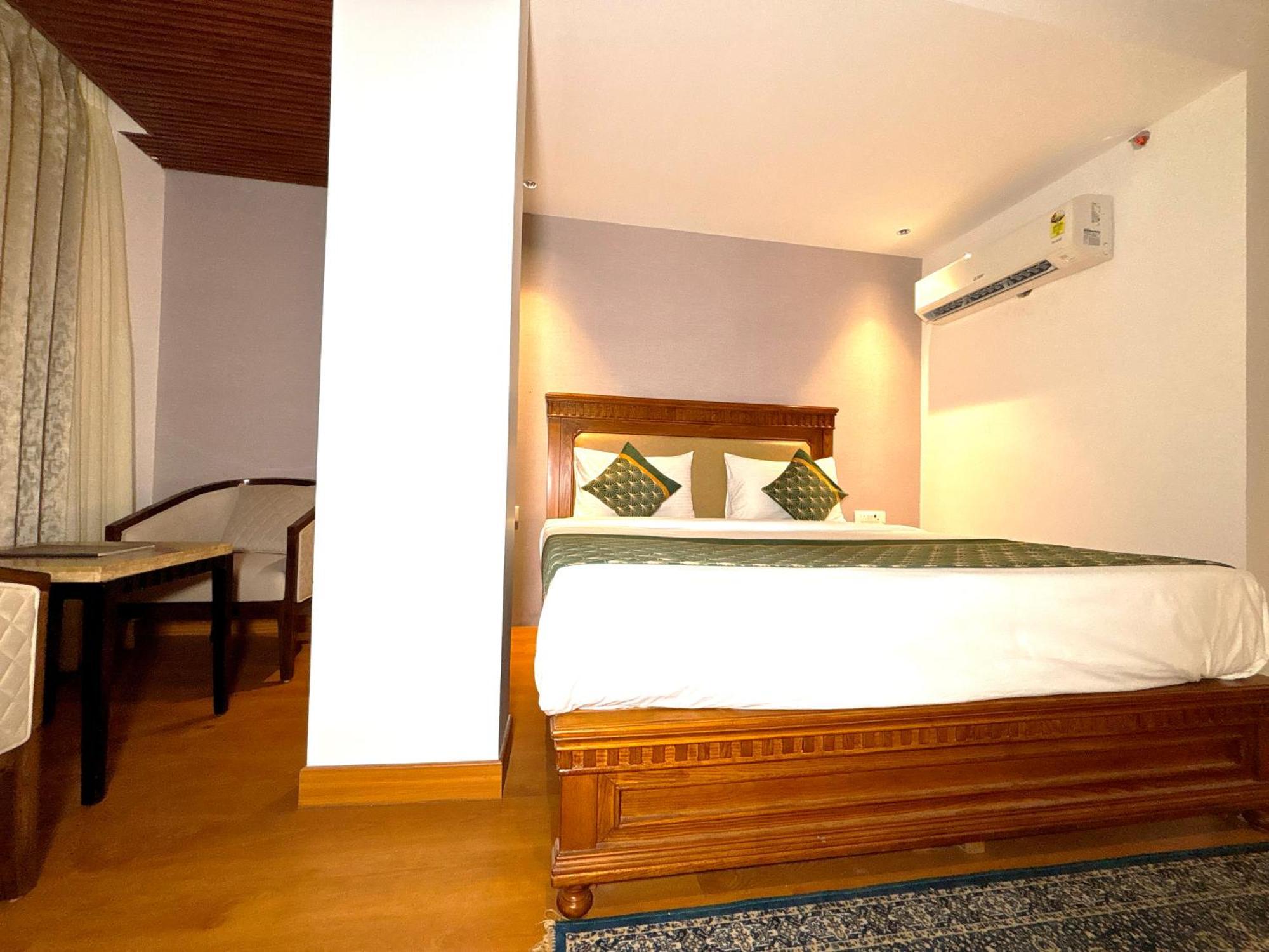 Hotel Arch The Lohias New Delhi Exterior photo